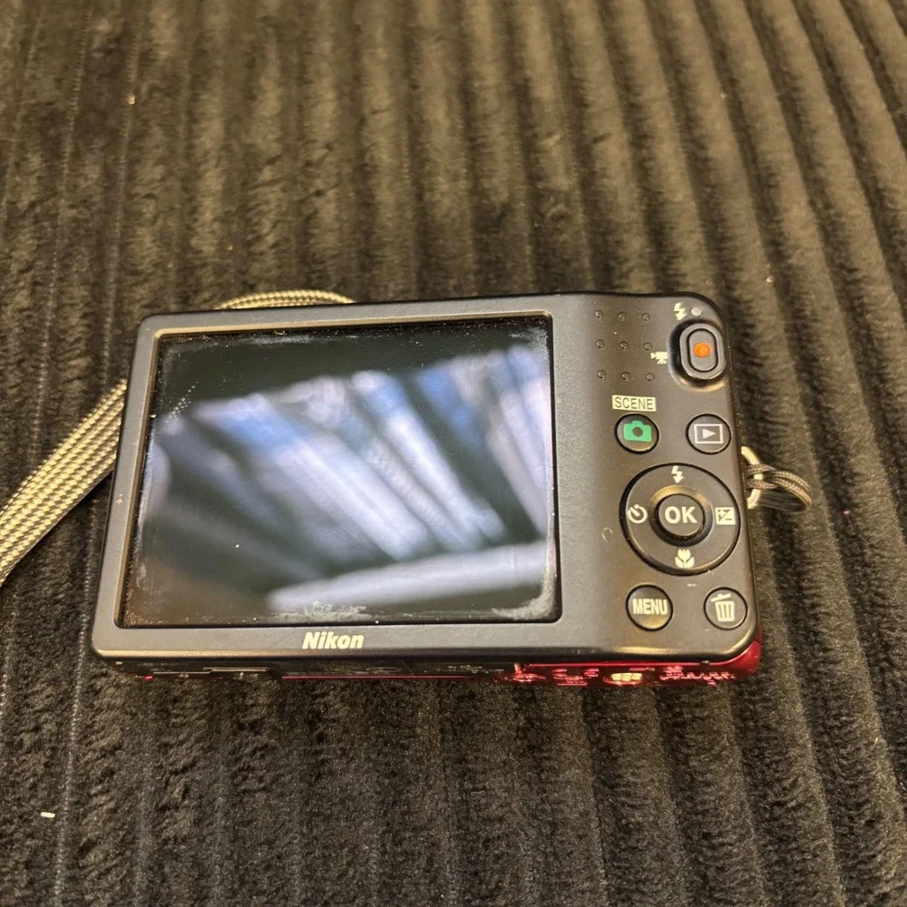 Nikon Coolpix L28 Red 20.1MP Digital Camera 5x Wide Optical Zoom HD Video